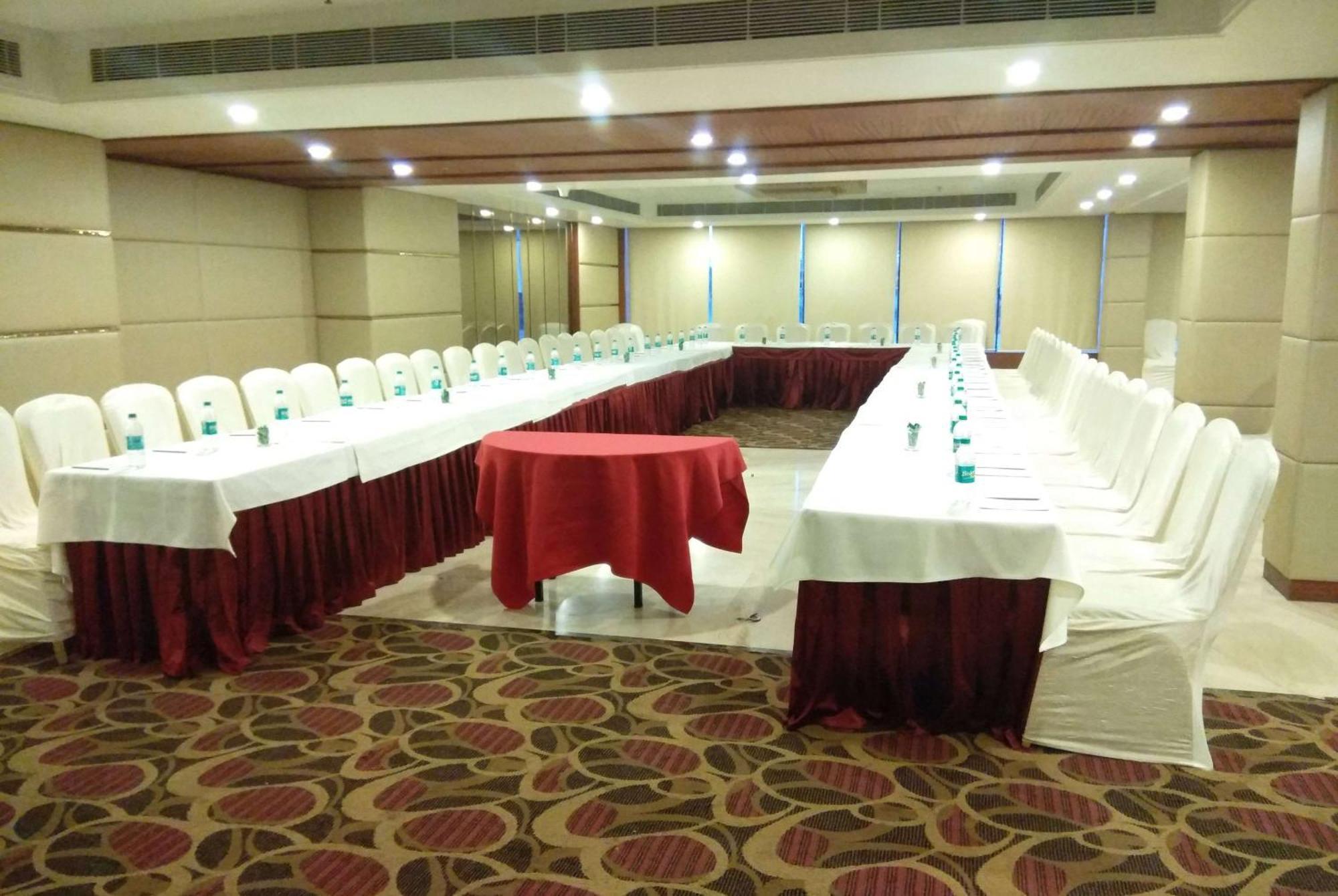 Ramada By Wyndham Ghaziabad Vasundhara Hotel Luaran gambar