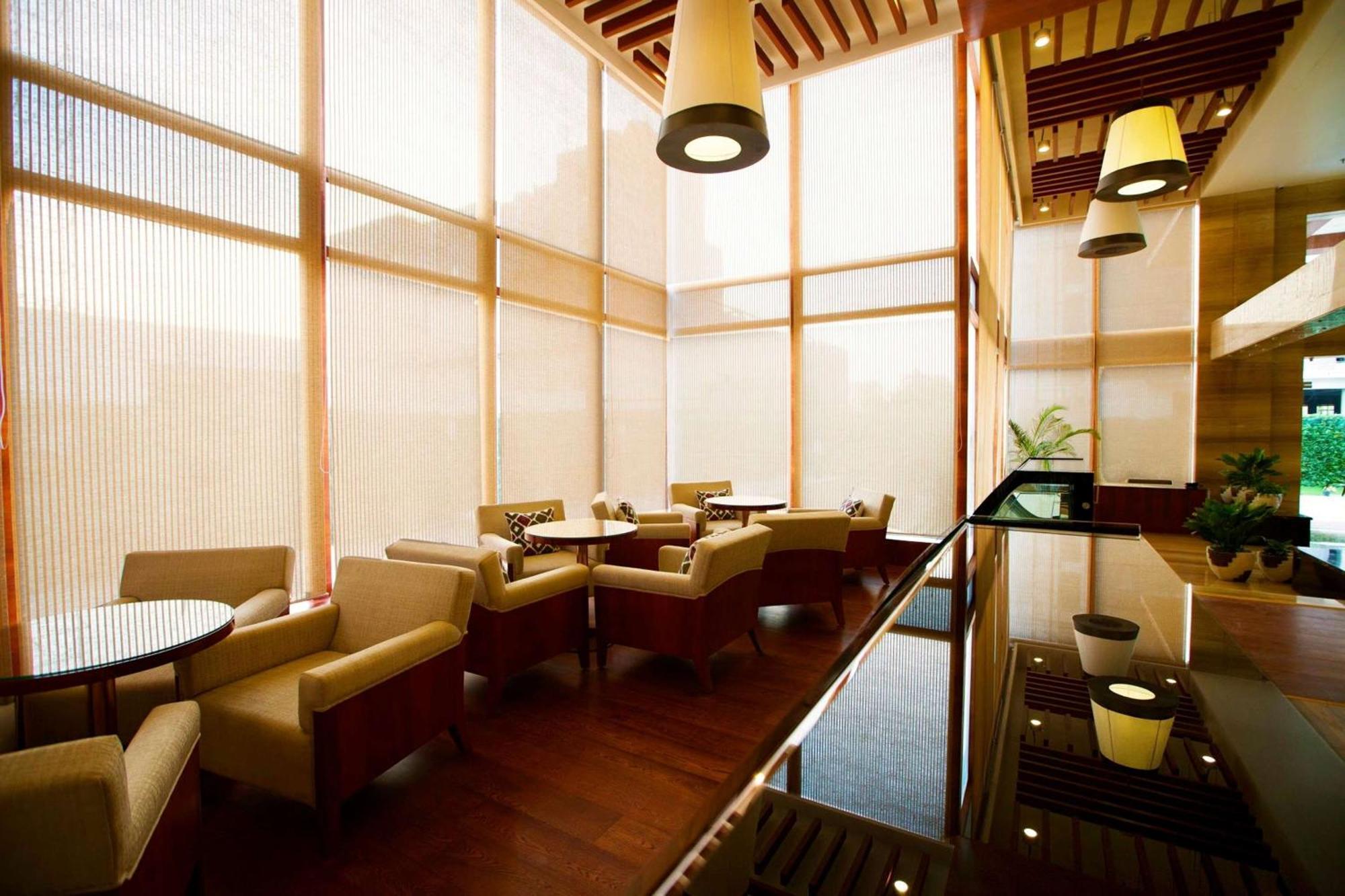 Ramada By Wyndham Ghaziabad Vasundhara Hotel Luaran gambar