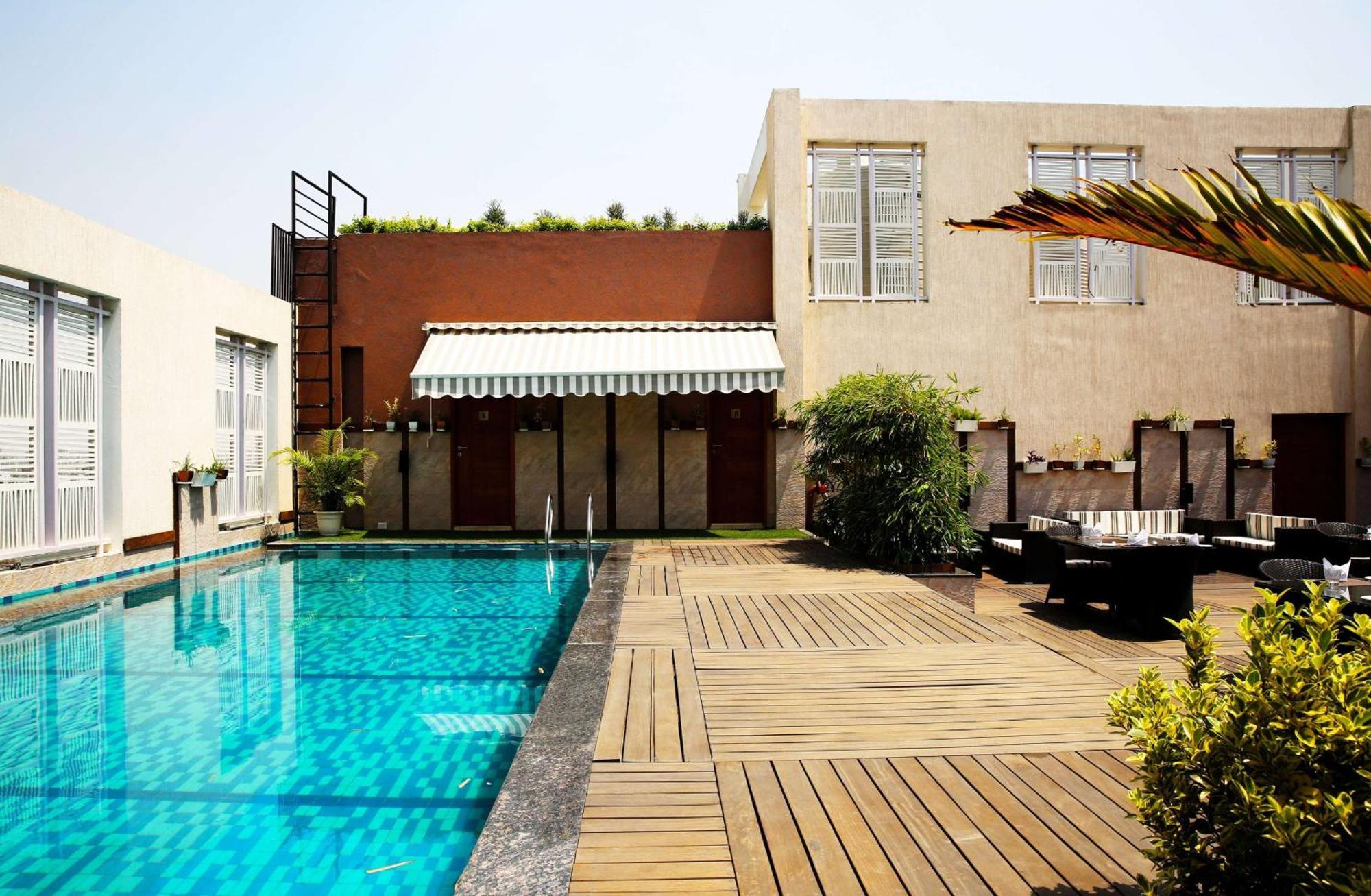 Ramada By Wyndham Ghaziabad Vasundhara Hotel Luaran gambar