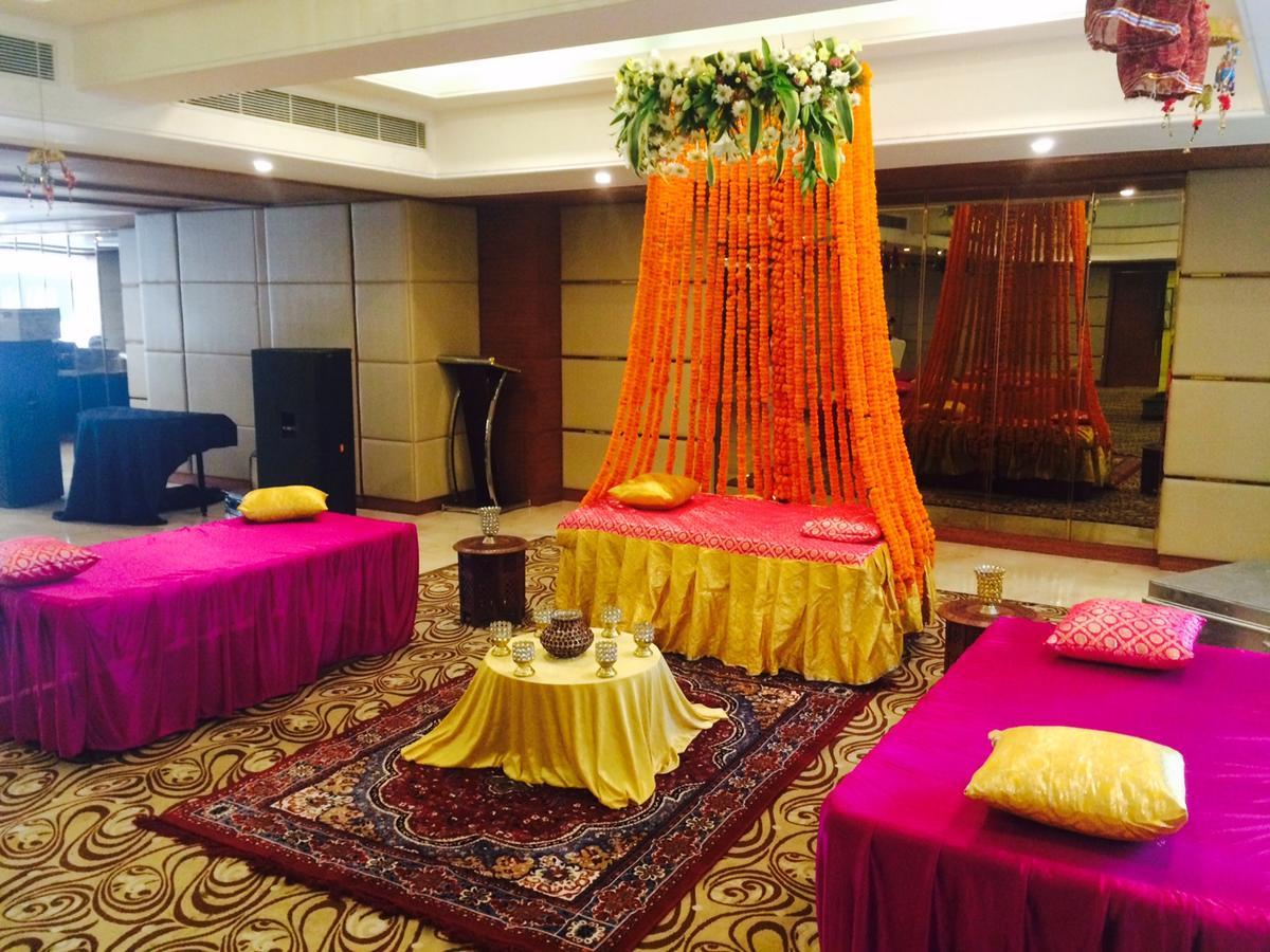 Ramada By Wyndham Ghaziabad Vasundhara Hotel Luaran gambar