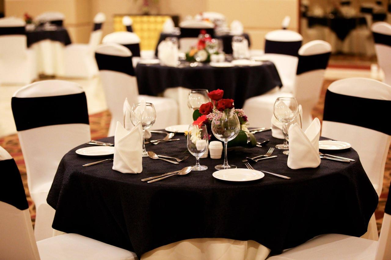 Ramada By Wyndham Ghaziabad Vasundhara Hotel Luaran gambar
